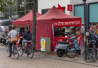 Snack bar on the Vismarkt in Groningen, specialising in German bratwurst, Duitse Bratwurst,