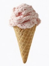 Eine knusprige Eiswaffel gefüllt mit cremigem Erdbeereis, AI generiert, AI generated