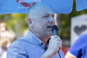 Ludwigshafen: Joachim Paul gives a speech at a rally in the Maudach district*** The election