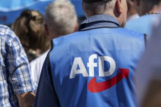 Man with AfD waistcoat at a rally in Ludwigshafen