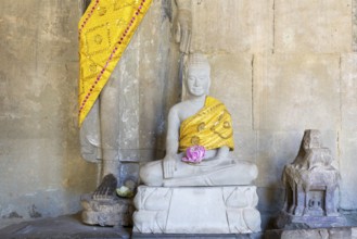 Sandstone Buddha statues, (Bhumispara mudra: Buddha Gautama in the moment of enlightenment), with