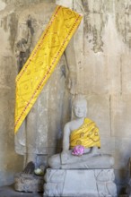 Sandstone Buddha statues, (Bhumispara mudra: Buddha Gautama in the moment of enlightenment), with