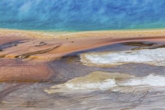 180823_018 Close up view of the outer perimeter of the Grand Prismatic Spring in the Midway Geyser