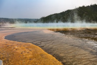 180821_313 Grand Prismatic Spring in the Midway Geyser Basin of Yellowstone National Park, Wyoming