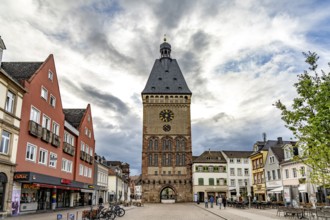 Stadttor Altpörtel an der Maximilianstraße in Speyer, Rhineland-Palatinate, Germany