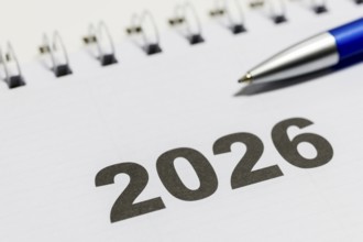 Ringbook calendar, calendar sheet with the year 2026 and a blue pencil