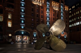 Night view, propeller, Peter Tamm International Maritime Museum, warehouses, façade, brick