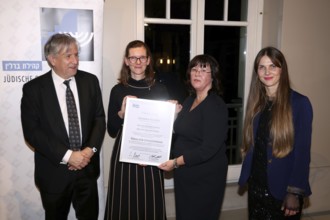 Ilan Kiesling, Elisabeth Schulze, Christine Herntier, Jette Förster at the Prize for Civil Courage