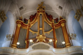 Interior photo, Marcussen organ on the concert tempore, with donator's tablet for the Walcker organ
