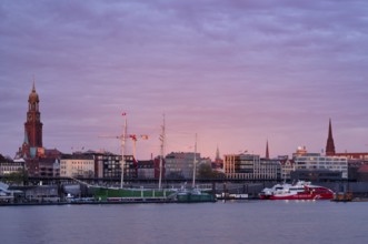 Museum ship Rickmer Rickmers, half-jet of FRS Helgoline, main evangelical church of St. Michaelis,