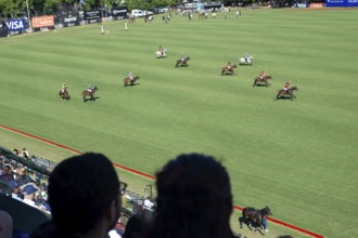 Spectators at the 132nd Argentine Open Polo Championship (Spanish 132nd Abierto Argentino de Polo
