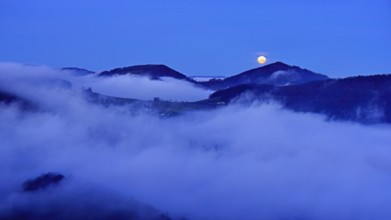 View from the Gisliflue of the Jurassic foothills covered in fog from the left, Asperstrihen,