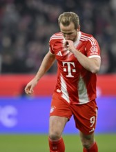 Goal cheer Harry Kane FC Bayern Munich FCB (09) gesture gesture kisses wedding ring, Allianz Arena,