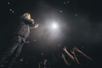 Singer Matt Walst from Three Days Grace live on tour 25 at Berlin's Tempodrom on 19.11.2025