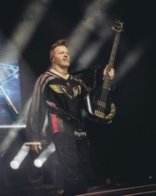 Bass player Brad Walst from Three Days Grace live on tour 25 at Berlin's Tempodrom on 19.11.2025