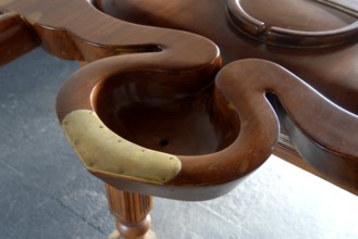 Ayurvedic Forehead Oil Treatment Reservoir, Wood Table, Kalari Kovilakom, Ayurveda Palace of the