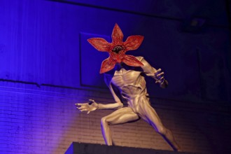 Feature: Demogorgon figure - Stranger Things season 5 fan event, Tempelhof Airport, Hangar 7,