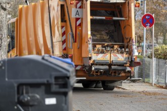 Municipal garbage collection during waste disposal