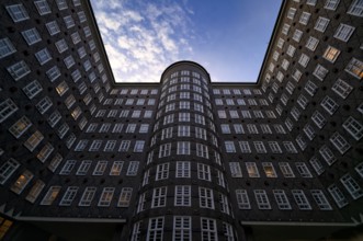 Sprinkenhof, Kontorhaus, brick expressionism, Kontorhausviertel, Free and Hanseatic City of