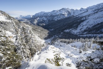 View over snow-covered side valley towards Reintal, snowy mountain landscape, ascent to
