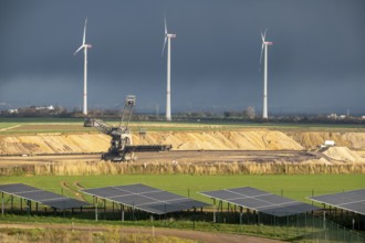 Parts of an 86.5 MW peak open-air photovoltaic system, from RWE, with over 141, 000 solar modules,