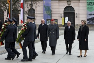 Wreath Governing Mayor of Berlin Kai Wegner, Carsten Breuer, Inspector General of the Bundeswehr,