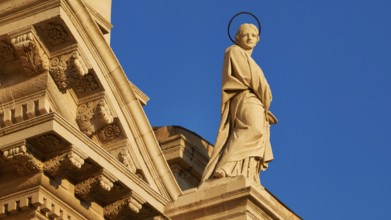 Syracuse, cathedral, detailed statue of a saint on a building against a clear sky, Baroque towns of