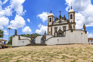 Bom Jesus de Matosinhos sanctuary and sculptures of the twelve prophets by Aleijadinho in the city