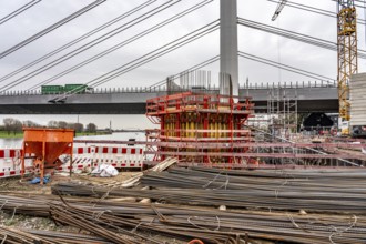 Duisburg-Neuenkamp Rhine bridge, the A40 motorway, construction of the second bridge begins, bridge