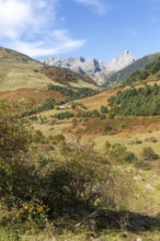 Mountain landscape Guarrinza - La Mina, Aragon Subordan river valley, Parque Natural Valles