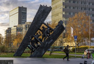 Downtown Essen, Miners' Monument Steile Lagerung, am Europaplatz, high-rise office buildings, at