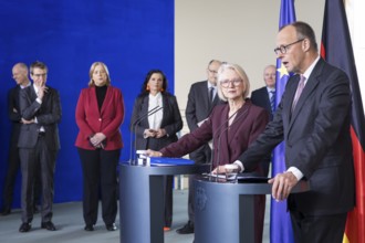Prof. Dr. Monika Schnitzer (Chair of the Council of Experts), Friedrich Merz (Federal Chancellor of