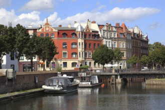 Seestraße am Querkanal, which connects Knieperteich with the harbour, Stralsund, Vorpommern-Rügen