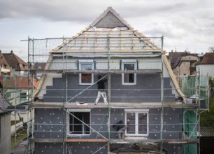 Energetic renovation of an apartment building, renovation of an old building, thermal insulation,