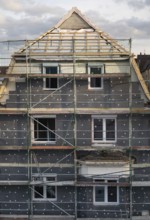 Energetic renovation of an apartment building, renovation of an old building, thermal insulation,