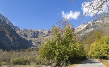 Pyrenees mountains peaks, Ordesa y Monte Perdido, National Park, Bielsa, Huesca province, Aragon,