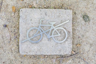 Information sign on the way in Muskauer Park, cycling prohibited, UNESCO World Heritage, Bad