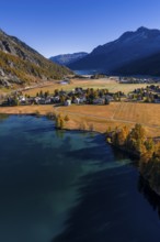 Mountain landscape, mountain lake, larch forest, autumn, autumn discoloration, morning light,