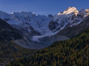 Mountain landscape, larch forest, autumn, autumn discoloration, morning light, aerial view,