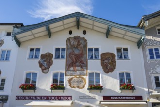 Gabelhaus mit Lüftlmalerei, former market mill, Marktstraße, pedestrian zone, old town, Bad Tölz,