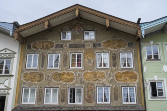 Gable house with air painting in Marktstraße, pedestrian zone, Bad Tölz, Upper Bavaria, Bavaria,