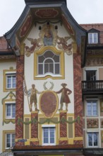 Façade with Lüftlmalerei, In memory of Hans Jäger Höckenlohn, Kapellengasteig, Bad Tölz, Upper