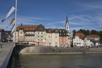 River Isar, Old Town with Church of St. Mariä Himmelfahrt, Bad Tölz, Upper Bavaria, Bavaria,