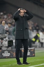 Coach coach Robin Van Persie Feyenoord Rotterdam on the sidelines gesture horrified Europa League,