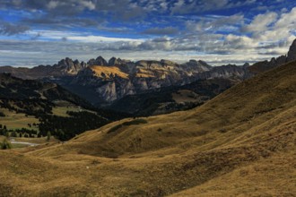 Steep mountains, morning light, clouds, atmosphere, mountain landscape, autumn, Geisler Group,