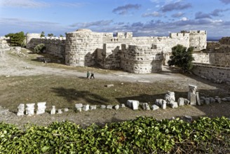 Inner fortification, bastion, fortress Neratzia, also Nerantzia, castle, first mentioned in 1395,