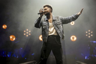 Calum Scott live on The Avenoir Tour at Berlin's Tempodrom on 04.11.2025