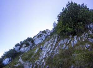 Hikers at the Iron Ladder on the way to Rettenkogel, Postalm, Osterhorn Group, Salzkammergut,