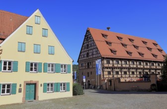 Houses in the old town, Kornhaus Museum, Hopfen Bier Gut (right), city of Spalt, Roth district,