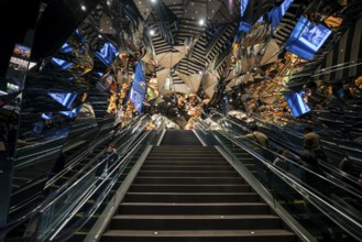 Staircase, entrance to a shopping center with many mirrors, Tokyu Plaza Omotesando Harajuku, modern